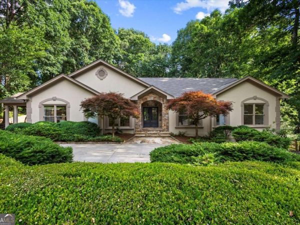 8920 Huntcliff Trce, Atlanta, GA 30350