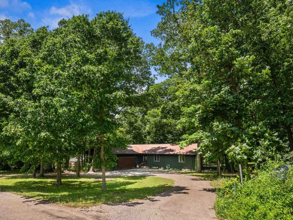 16718 E 400 North Road , Heyworth, IL 61745