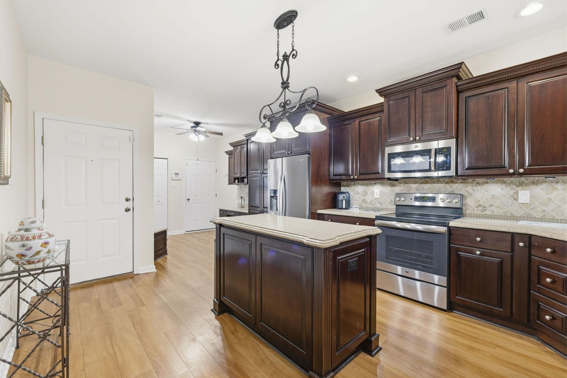 744 Pinehurst Ln. Photo 12