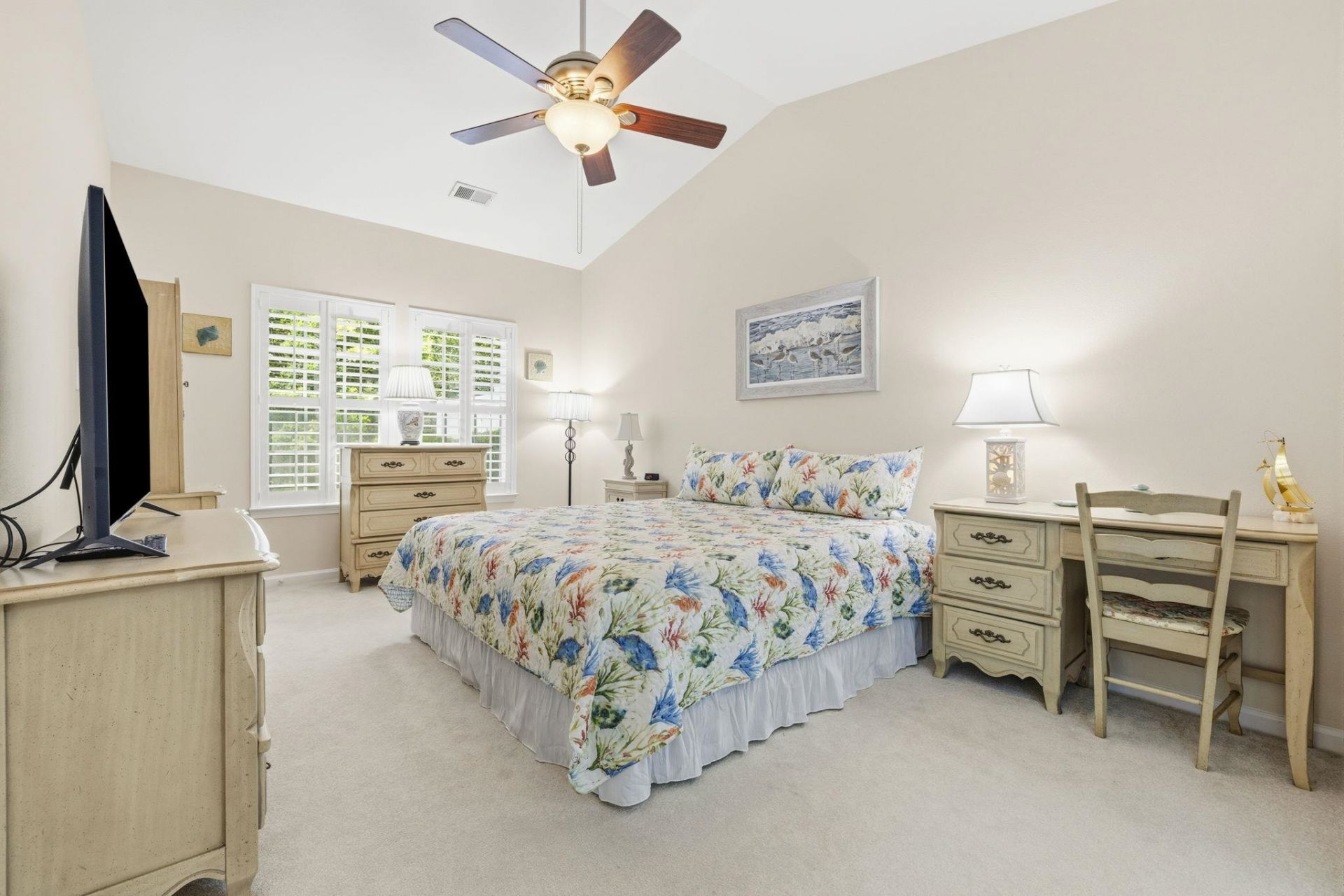 744 Pinehurst Ln. Photo 18