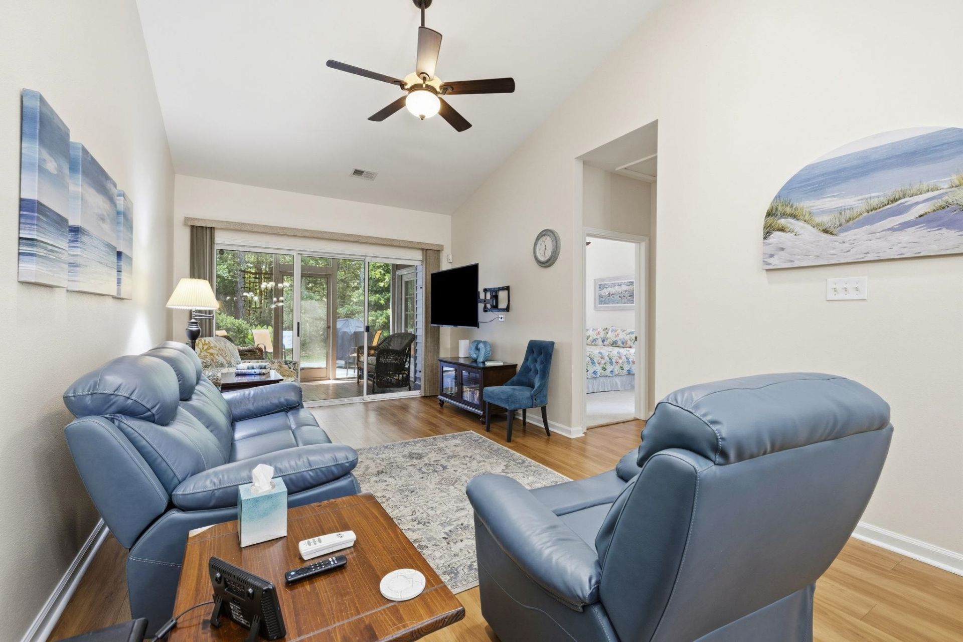 744 Pinehurst Ln. Photo 7