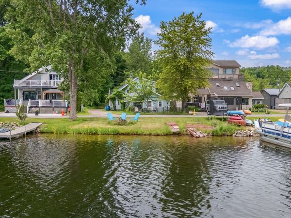 4707 N White, Pierson, MI 49339