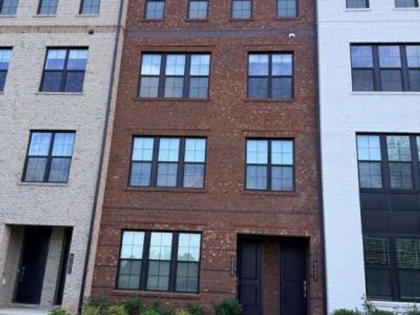 43527 MOOREFIELD BOULEVARD , ASHBURN, VA 20148