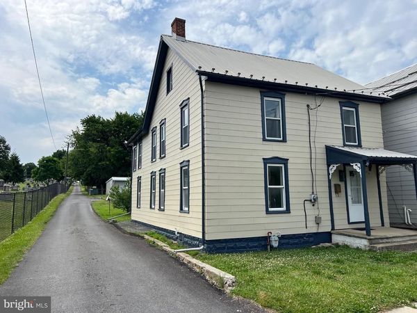 323 HOOD STREET, CHAMBERSBURG, PA 17202