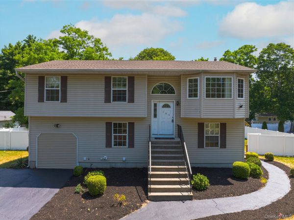 185 Magnolia Drive, Selden, NY 11784
