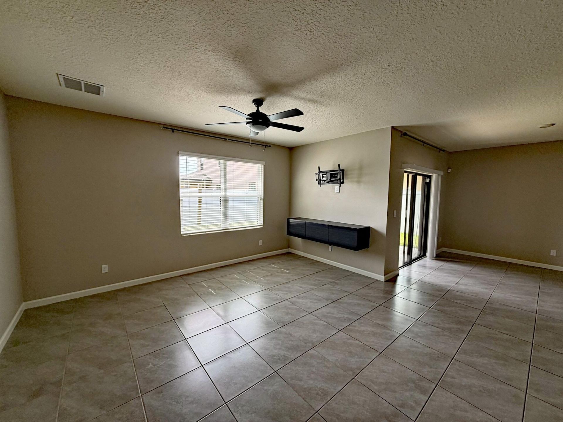 5306 Entertainment Way, Fort Pierce, FL 34947 Photo