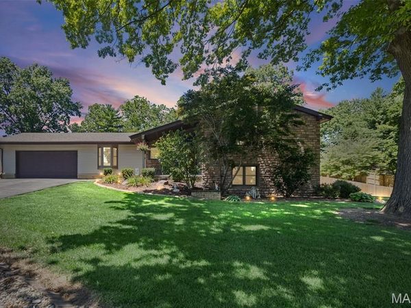40 Orchard Hill Drive, Wood River, IL 62095