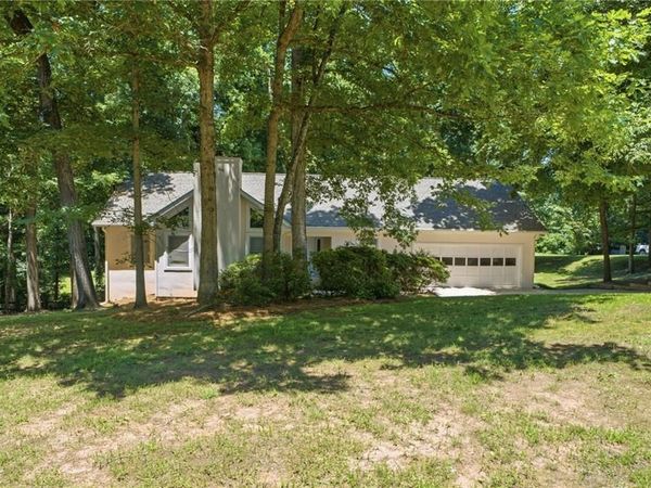 3650 Southlake Circle , Cumming, GA 30041
