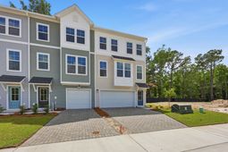134 Fernbank Road Court photo 4