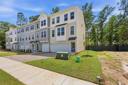 134 Fernbank Road Court photo 4