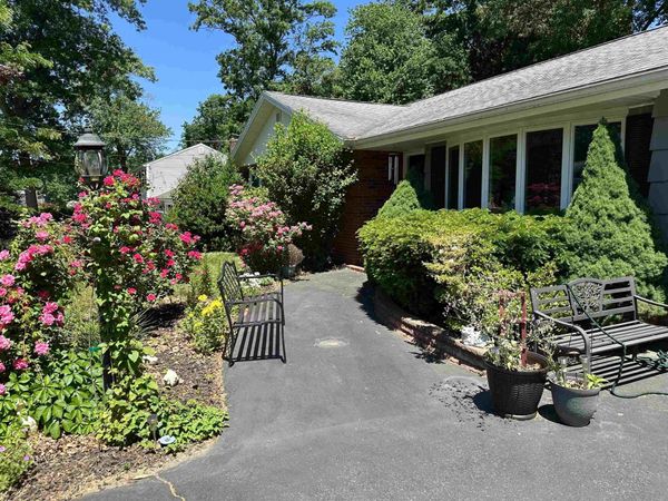 31 Marianna Road, Salem, NH 03079