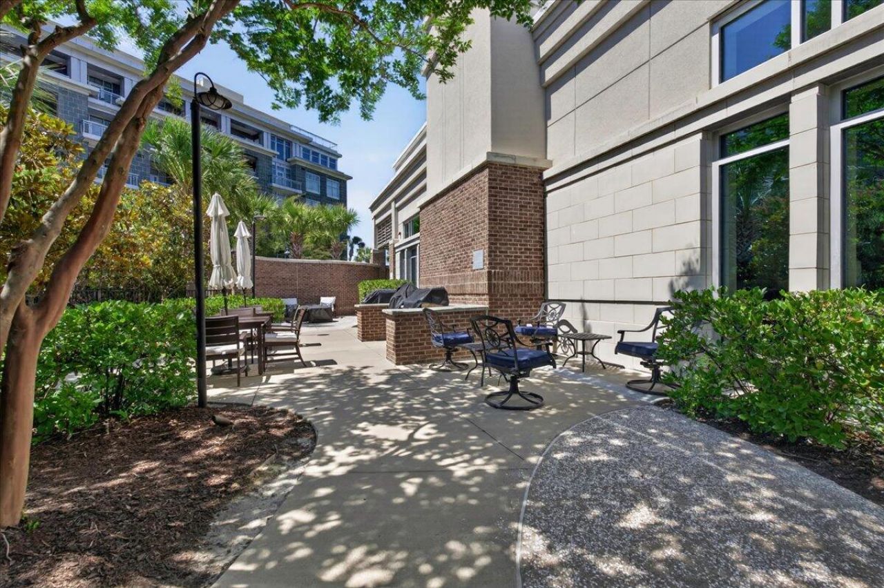 155 Wingo Way Photo 36