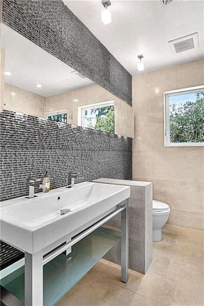 551 NE 53rd Street, Miami, FL 33137 Photo