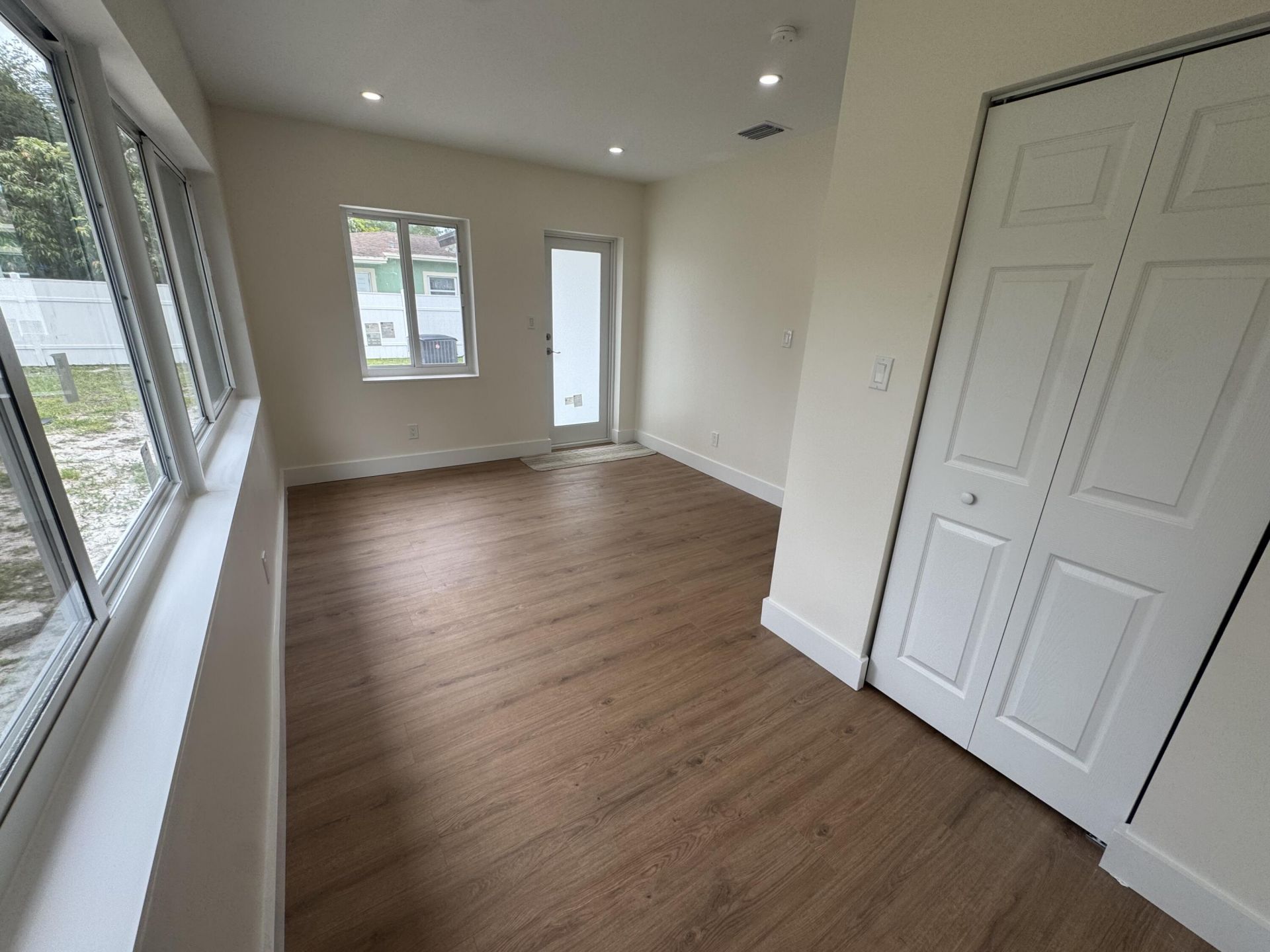 725 NE 160th Terrace, Miami, FL 33162 Photo