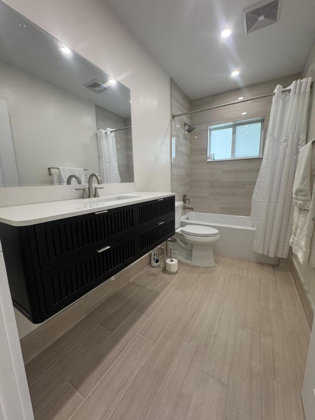 725 NE 160th Terrace, Miami, FL 33162 Photo
