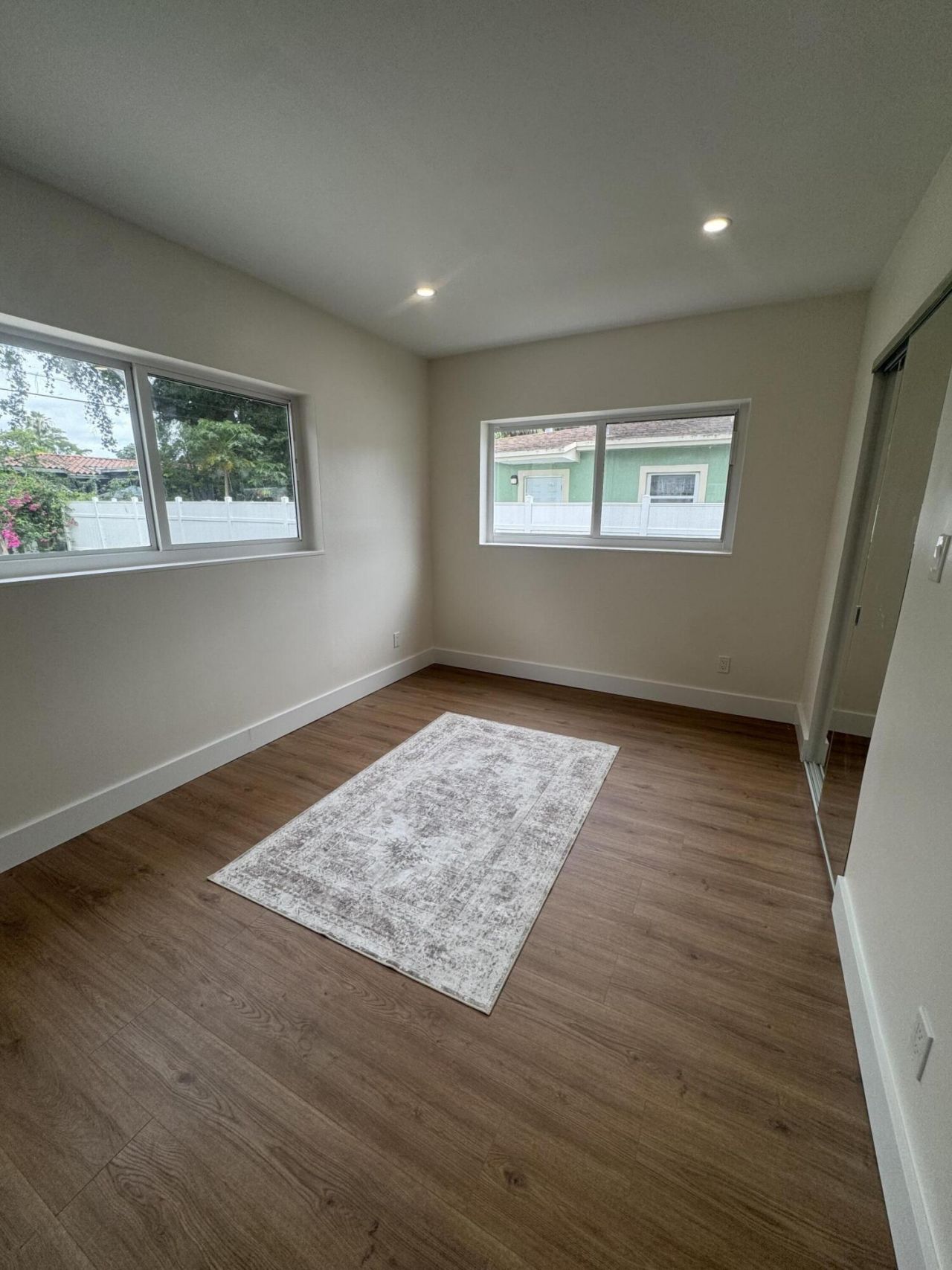 725 NE 160th Terrace, Miami, FL 33162 Photo