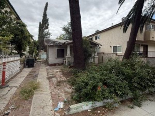 482 E Santa Anita Avenue , Burbank, CA 91501