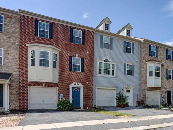 64 MILESTONE COURT, CHAMBERSBURG, PA 17201