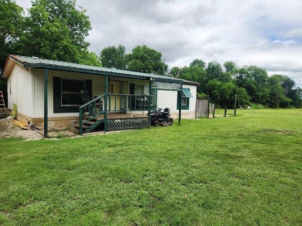 1664 County Road 4925 , Trenton, TX 75490