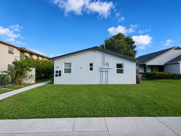 916 4th Street, Unit 4, West Palm Beach, FL 33401