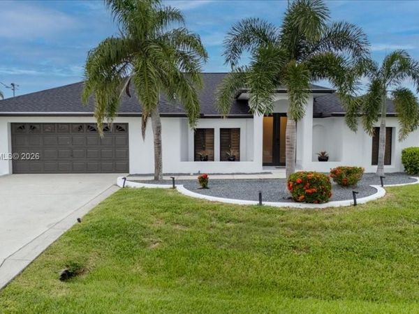 3728 SE 18 Ave , Cape Coral, FL 33904