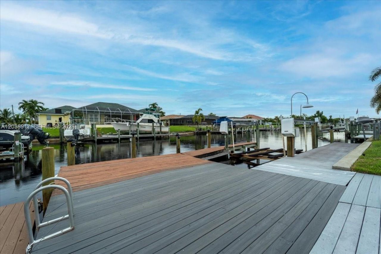 3728 SE 18 Ave, Cape Coral, FL 33904 Photo