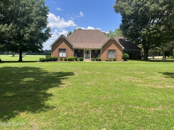 2 Forked Oak Lane , Humboldt, TN 38343