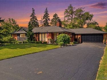 620 N Forest Road, Buffalo, NY 14221