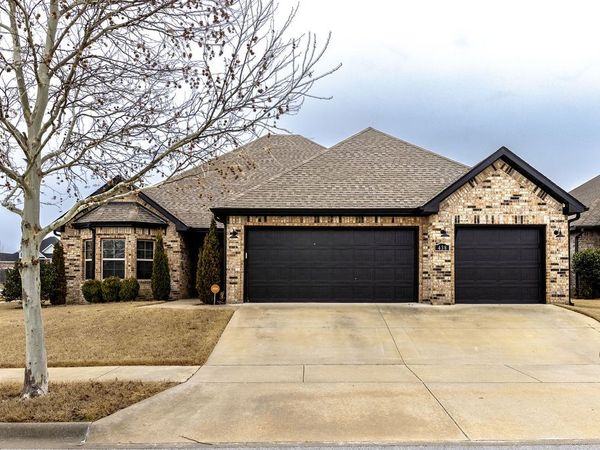 438 N Reeds Bridge Drive , Fayetteville, AR 72704