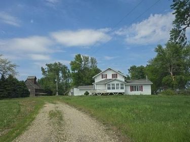 44375 60th Street , Blue Earth, MN 56013