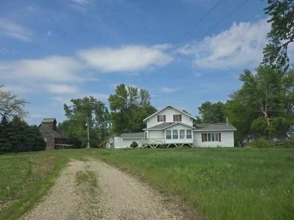 44375 60th Street , Blue Earth, MN 56013