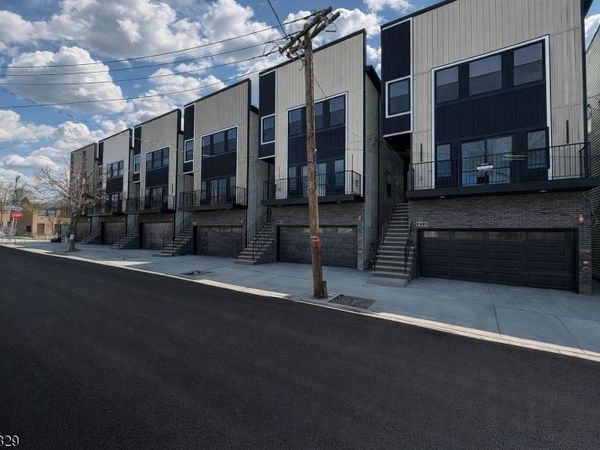 262 Hunterdon St, Unit 1, Newark, NJ 07103