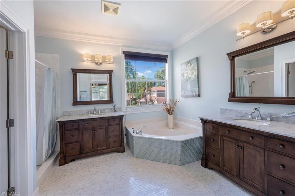 1262 Barrigona Ct, Naples, FL 34119 Photo