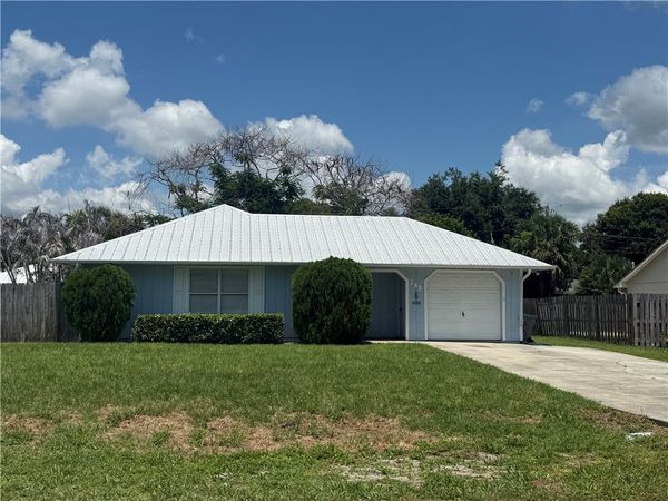 265 13th Avenue , Vero Beach, FL 32962