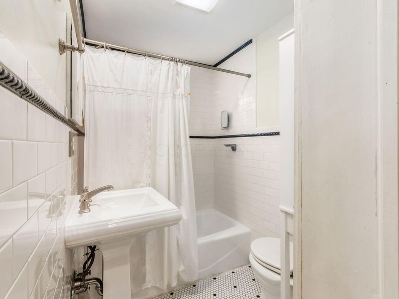 1070 Mount Pleasant Avenue, Columbus, OH 43201 Photo 16