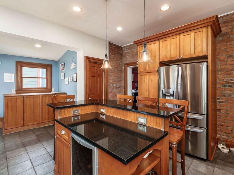 1070 Mount Pleasant Avenue, Columbus, OH 43201 Photo 5