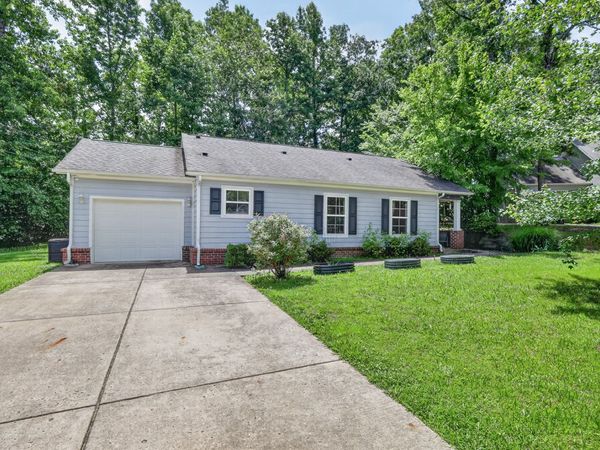 119 Silver Leaf Cir , Dickson, TN 37055
