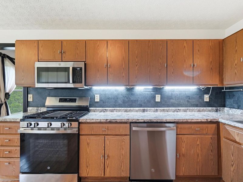 7045 Sherbrook Drive, Westerville, OH 43082 Photo 10