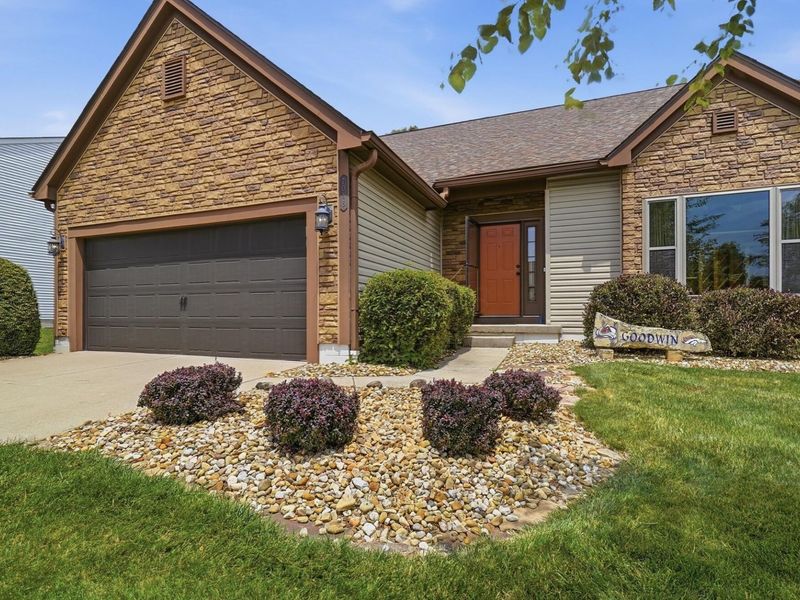 7045 Sherbrook Drive, Westerville, OH 43082 Photo 2