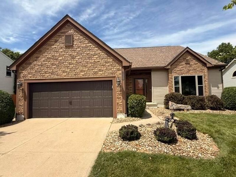 7045 Sherbrook Drive, Westerville, OH 43082 Photo 3