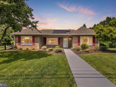 10 NOLT AVENUE, WILLOW STREET, PA 17584