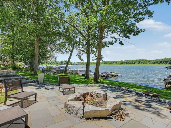8565 Oakwood Court, Jackson, MI 49201