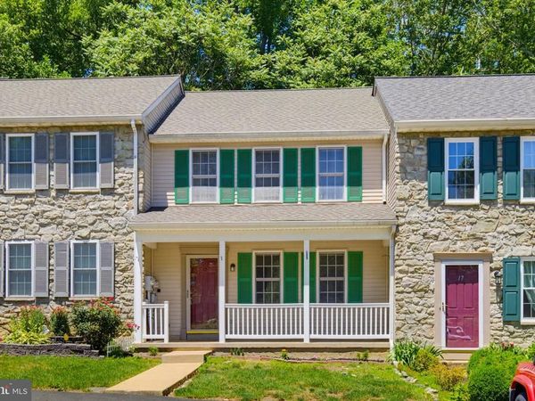 15 DEEP HOLLOW LANE, LANCASTER, PA 17603