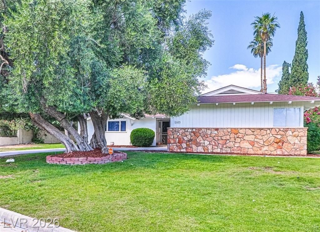 1605 Bryn Mawr Avenue Las Vegas, NV 89102