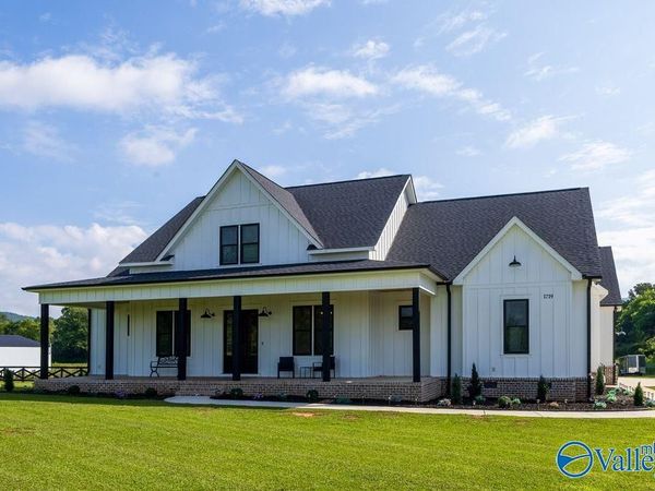 1719 Gurley Pike, Gurley, AL 35748