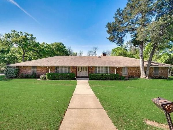 722 E Wheatland , Duncanville, TX 75116