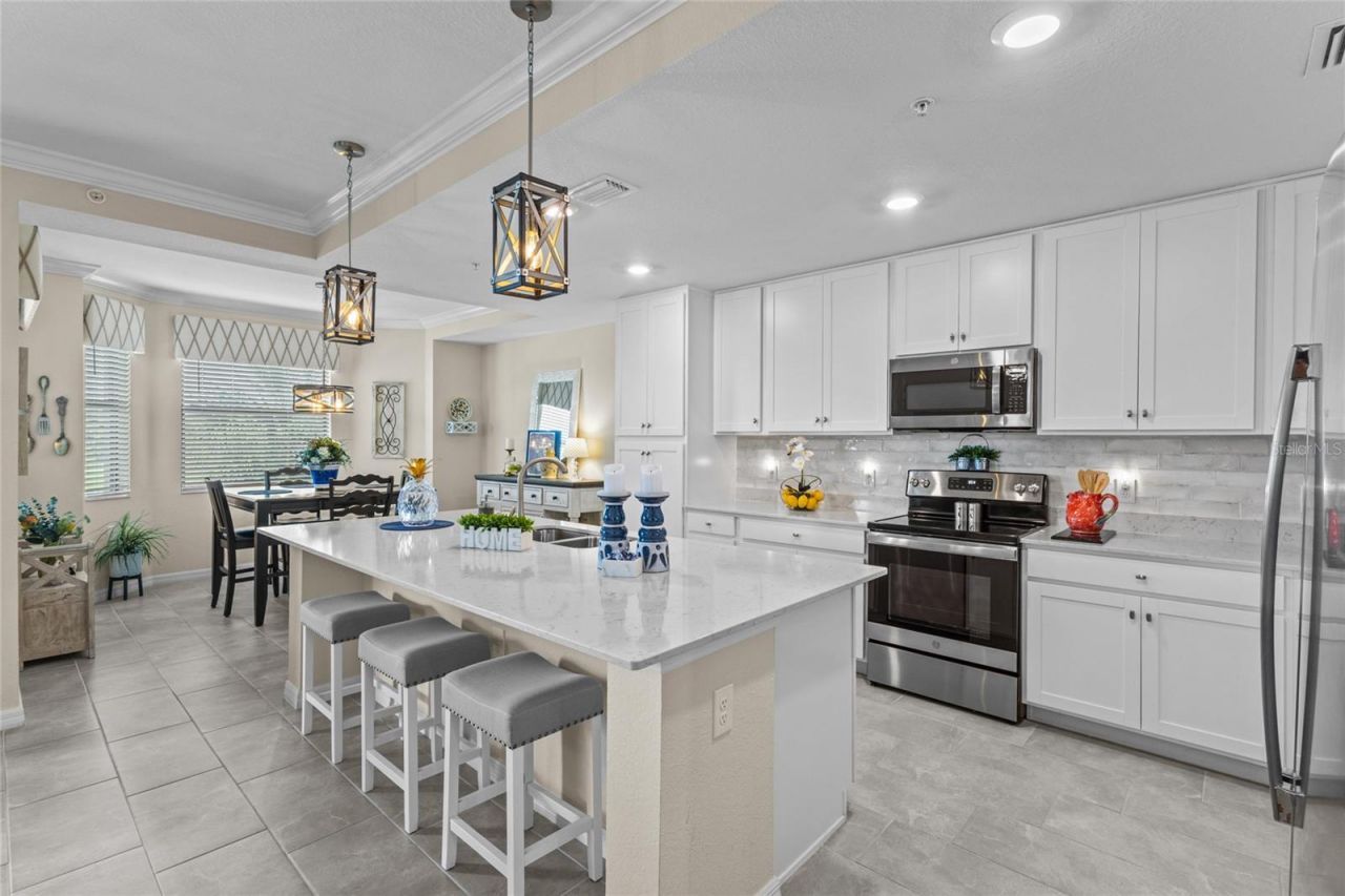 17626 Gawthrop Drive, Unit 202, Bradenton, FL 34211 Photo