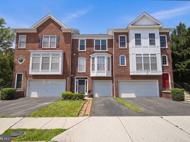 25203 DUNVEGAN SQUARE, CHANTILLY, VA 20152