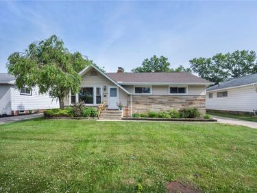 6174 Westerham Road, Mayfield Heights, OH 44124