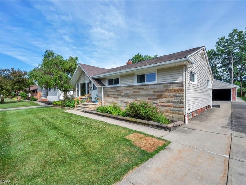 6174 Westerham Road, Mayfield Heights, OH 44124 Photo 4